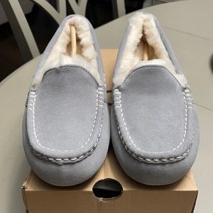 Ugg Ansley Moccasin Slipper - Size 9